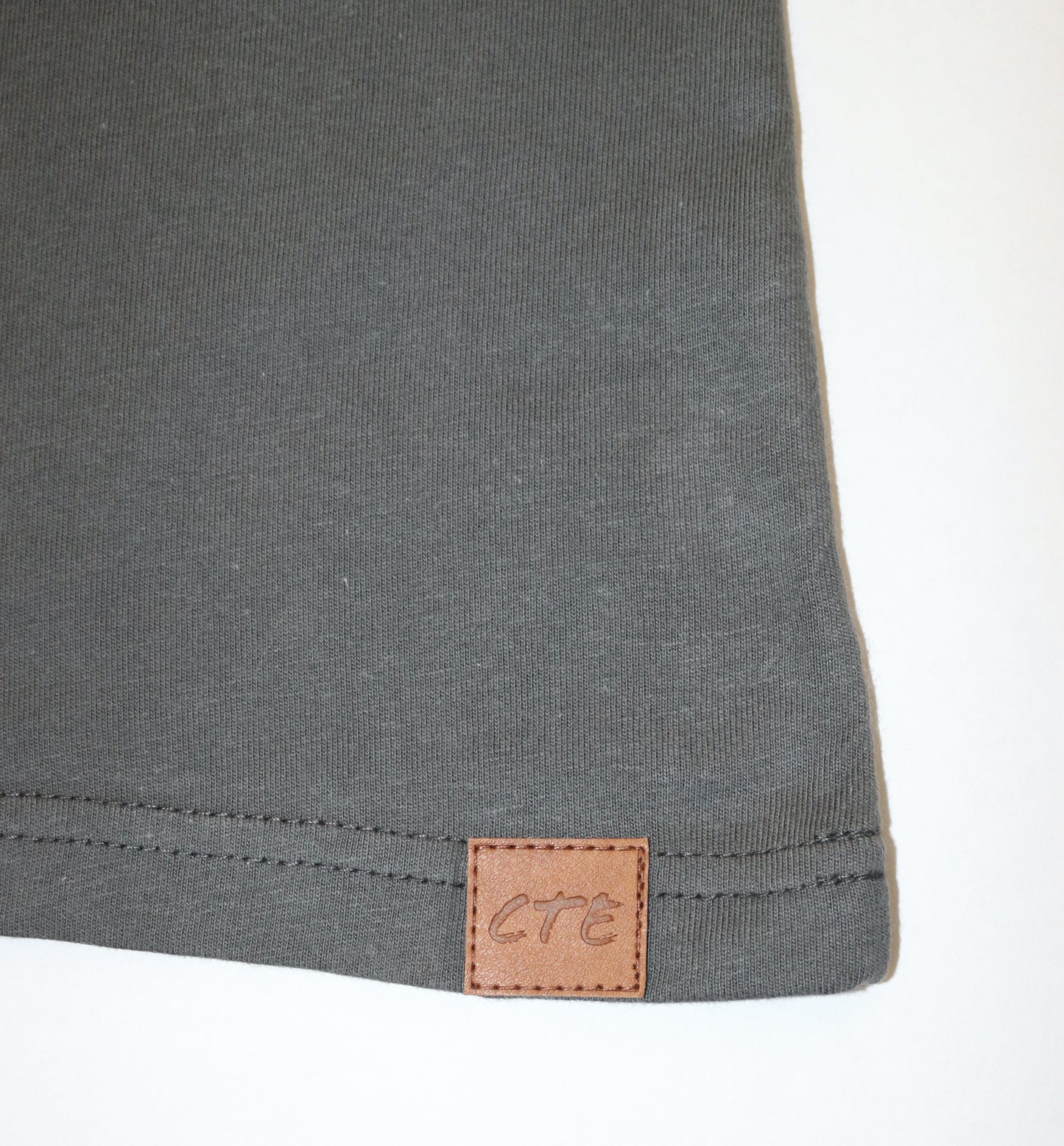 V-Neck Short Sleeve - Grey